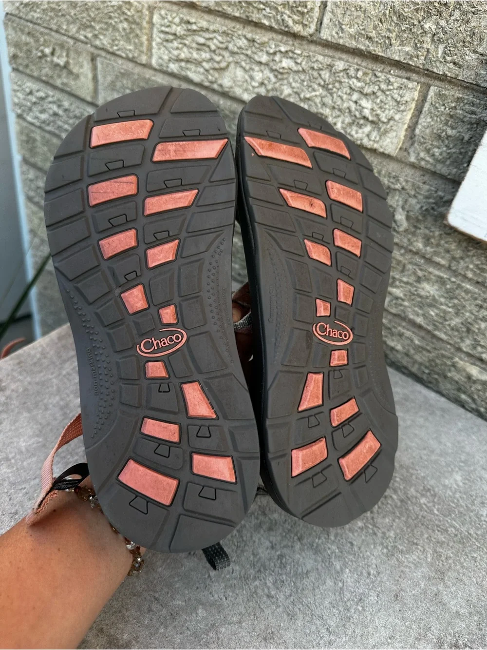 Chaco Strappy Sport Sandals in Salmon Pink & Charcoal size 6